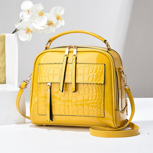 Bolso de Hombro Pequeño Cuadrado de Piel Sintética con Patrón de Cocodrilo para Mujer, Bolso Bandolera Negro para Uso Diario, Primavera 2025 - Product Image 4