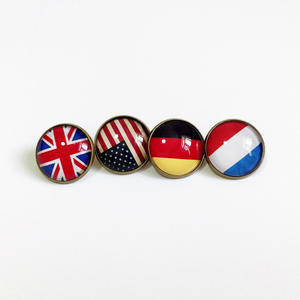 Pins de Esmalte Duro al por Mayor del Fabricante, Insignias Metálicas Personalizadas con Bandera y Serigrafía - Product Image 4