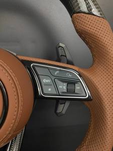 Volant en fibre de carbone personnalisé avec cuir perforé marron et palettes de changement de vitesse <span class=keywords><strong>S</strong></span>-line pour <span class=keywords><strong>Audi</strong></span> A3/A4/A5/A6/A7/Q5/Q7/Q8/A8 - Product Image 6