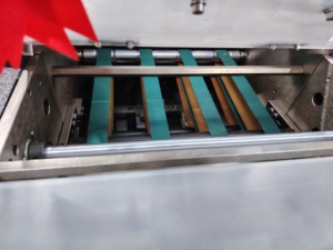 Machine à plier et à coudre avec coupeur trois côtés, production haute vitesse, pour la fabrication de livrets de musées et les entreprises d'impression de bulletins - Product Image 4