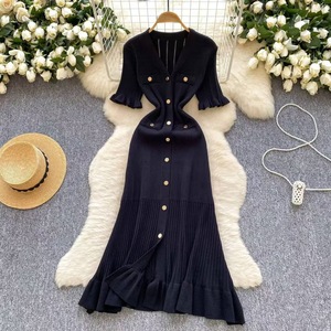 Abito da donna all'ingrosso elegante, lungo, slim-fit, con scollo a V, vita impero, <span class=keywords><strong>maniche</strong></span> corte, in maglia, di alta qualità, modello a coda di pesce - Product Image 3