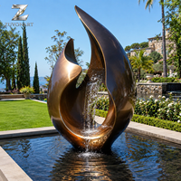 Grande Fontaine d'Eau en Bronze Sculptée pour Jardin Extérieur, Décoration Moderne Abstraite, Statue Personnalisée pour Aménagement de Villas et Complexes Hôteliers