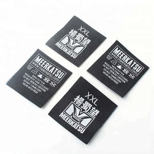 Maßgeschneidertes Markenlogo Plus Gewebtes Pflegeetikett mit Größenangabe für Jeanskleidung - Product Image 1