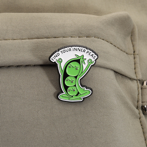 Broches en émail « Trouvez votre intérieur paisible » avec un jeu de mots sur le yoga, « Nous sommes des pois », broche de pleine conscience, badge de revers, bijoux, cadeau, vente en gros - Product Image 1