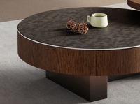Table basse de salon médiévale, design moderne écologique, plateau en pierre microcristalline, intégration haut-bas, chêne rouge