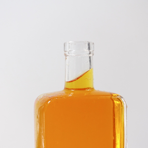 Usine <span class=keywords><strong>de</strong></span> haute qualité <span class=keywords><strong>1L</strong></span>, 750ml, 500ml, 375ml, 200ml 100ml <span class=keywords><strong>Bouteille</strong></span> en verre avec liqueur <span class=keywords><strong>de</strong></span> liège Fancy <span class=keywords><strong>Vodka</strong></span> <span class=keywords><strong>Bouteille</strong></span> en verre - Product Image 2