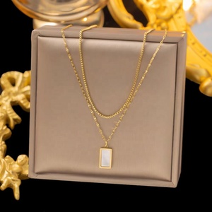 Collar ZYO de Moda para Mujer, en Acero Inoxidable con Baño de Oro de 18k, con Colgante de Zirconia en Forma de Concha, Trébol, Cruz, Mariposa, Letra y Corazón - Product Image 4