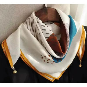 Écharpe imprimée de style pastoral en coton et lin, version coréenne haut de gamme de la mode féminine japonaise, style fin et original, pour le printemps - Product Image 5