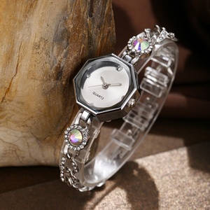 Reloj de Pulsera de Aleación con Diamantes de Imitación Redondos y Coloridos, Diseño Versátil y Moderno 2025, en Stock, Venta al Por Mayor - Product Image 3