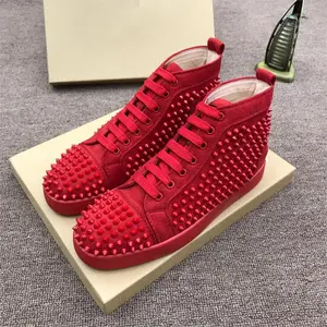 Chaussures décontractées de luxe de haute qualité pointes de rivet pour hommes chaussures de style tendance chaussures en cuir à fond rouge pour unisexe