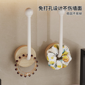 ตะขอแขวนผนังไม้วอลนัทเนื้อแข็งแบบนอร์ดิก สำหรับเก็บกิ๊บติดผมและที่คาดผม ไม่ต้องเจาะผนัง - Product Image 4