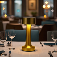 Lampe de table LED rechargeable au design moderne, corps métallique, pour restaurant occidental, bar, ambiance extérieure, chambre à coucher, chevet - OEM/ODM