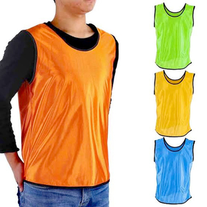 เสื้อฝึกซ้อมฟุตบอลโพลีเอสเตอร์100%/Bibs สำหรับผู้ชายพร้อมพิมพ์โลโก้ชื่อทีม - Product Image 5