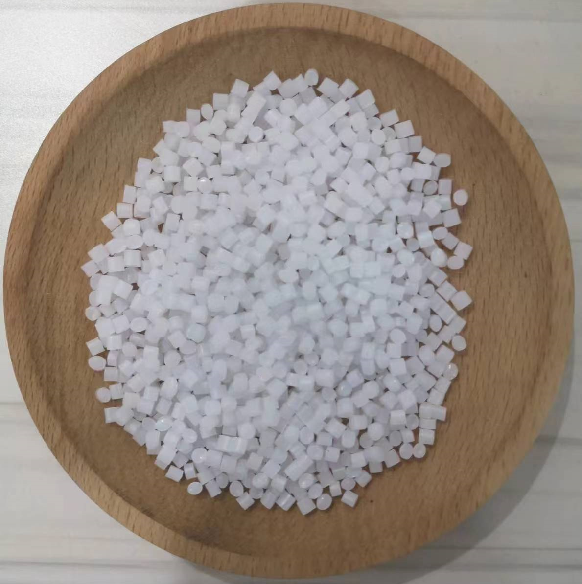 Черные бедра гранулы ударопрочный полистирол поставщики натуральные бедра гранулы смолы