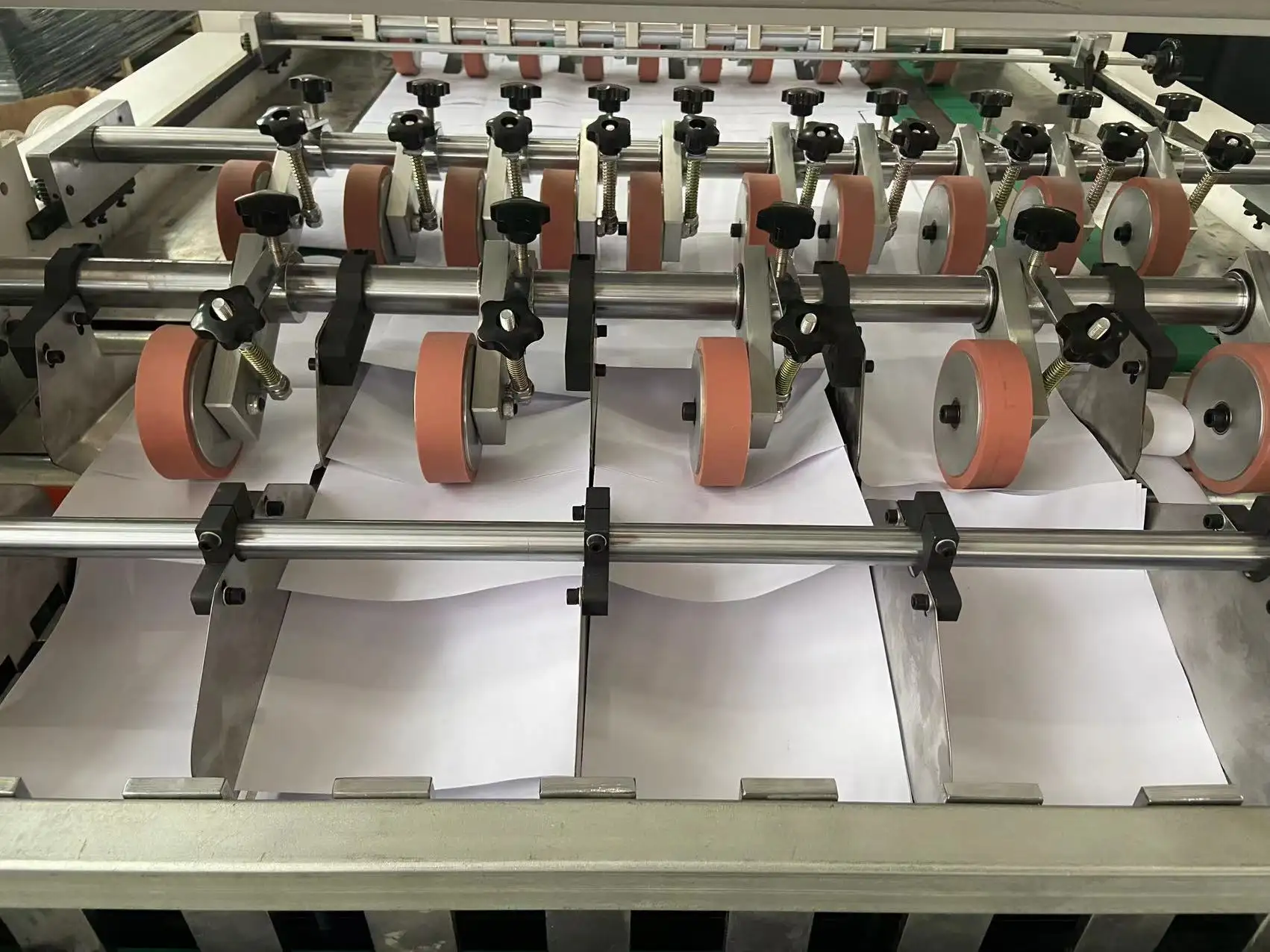Kopierpapier blätter im Format A4/A3 Schneide maschine und Ries verpackungs maschine Voll automatische Produktions linie für A4-Kopierpapier