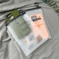 Pochette Zippée en PVC/EVA Givré Personnalisée avec Logo Noir Imprimé et Anneau pour Coque de Téléphone Accessoires iPhone 13