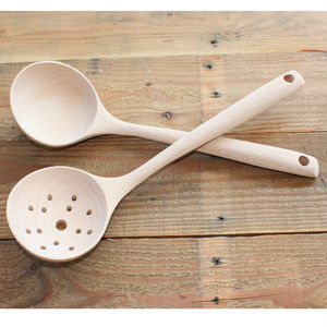 Juego de cucharas coladoras de madera de haya, cuchara de cocina de madera maciza con mango largo para servir en ollas calientes - Product Image 1