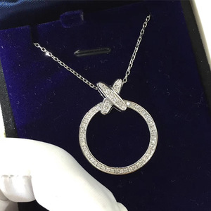 Ciondolo in oro bianco con diamanti taglio brillante rotondo, design minimalista per l'uso quotidiano da donna - Product Image 1