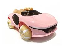 Voiture électrique en plastique élégante pour enfants, équipée de lumières clignotantes stylées et d'un design réaliste
