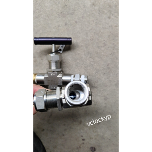 วาล์วเข็มสแตนเลสแบบฝาครอบในตัว Swagelok NPT, SS-18RF8 มือสอง - Product Image 1