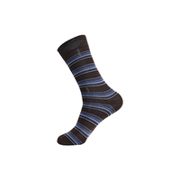 Chaussettes colorées à motif rayé tricoté de style décontracté épais respirant de qualité supérieure pour hommes pour la vente en gros pour le printemps