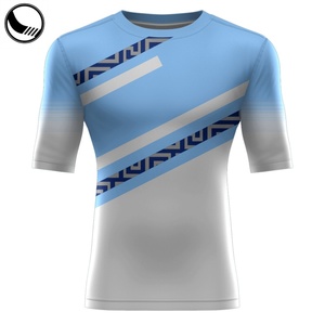 Rashguard personnalisé pour jeunes, respectueux de l'environnement, sublimé - Product Image 1