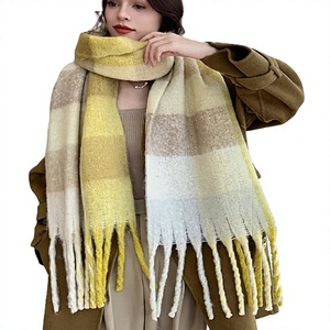 Accessoire de mode pour homme en coton uni avec longue frange en fourrure de renard, chaud, décontracté, multifonctionnel et écologique pour l'hiver - Product Image 1
