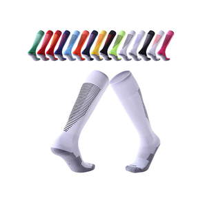 <span class=keywords><strong>Chaussette</strong></span> de football thermique chaude chaussettes de football longues pour hommes épaissie équipage personnalisé antidérapant sport homme garçon chaussettes prix de gros d'usine - Product Image 3