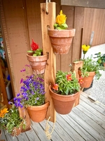 Origineller Garten-Holz-Vertikal-Hängeblumentopfhalter aus Terrakotta, Außen- und Innenbereich-Pflanzenhalter
