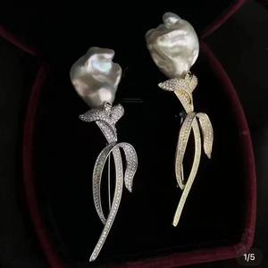 Broche de Perlas de Agua Dulce Naturales Barrocas Tulipán, 15-16mm, Aurora, Joyería Exquisita y Moderna para el Pecho, Superventas Anuales - Product Image 5