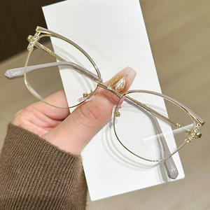 Nouvelles Montures de Lunettes Tendance en Métal Incrusté de Diamants pour Femme, Verres Photochromiques Anti-Lumière Bleue au Style affirmé - Product Image 5