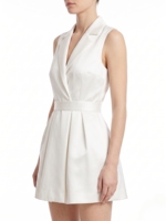 Robe blazer blanche élégante sans manches, col en V à revers cranté, taille ceinturée, coupe trapèze, robe de cérémonie avec poches
