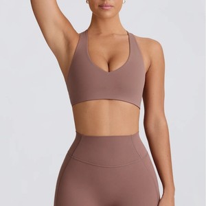Soutien-gorge <span class=keywords><strong>de</strong></span> <span class=keywords><strong>sport</strong></span> pour femme à dos croisé avec coussinets amovibles - Soutien moyen, respirant et à séchage rapide, idéal pour le yoga, la gym et le fitness - Product Image 3