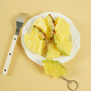 Llavero Colgante de PVC con Rebanada de Piña, Modelo de Comida de Simulación DIY, Accesorios para Bolsos, Regalo al por Mayor - Product Image 6