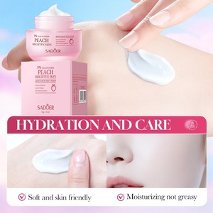 SADOER 50g Şeftali Yüz Kremi %5 <span class=keywords><strong>Niacinamide</strong></span> ile - Işıltılı ve Esnek Bir Cilt İçin Parlatıcı ve Derinlemesine Nemlendirici Yüz Losyonu - Product Image 4