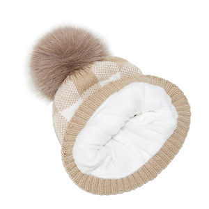 Bonnets en tricot pour femme <span class=keywords><strong>avec</strong></span> <span class=keywords><strong>pompon</strong></span> en fourrure Buffalo Plaid Cuff Winter Soft Warm Ski Cap Winter Christmas Hats - Product Image 5
