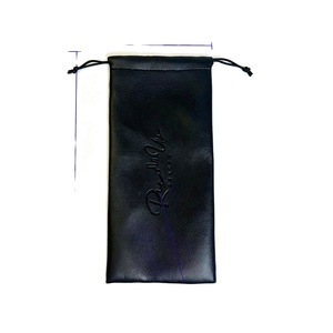 Sac de rangement cosmétique en similicuir PU noir avec logo personnalisé en relief et cordon de serrage - Product Image 2