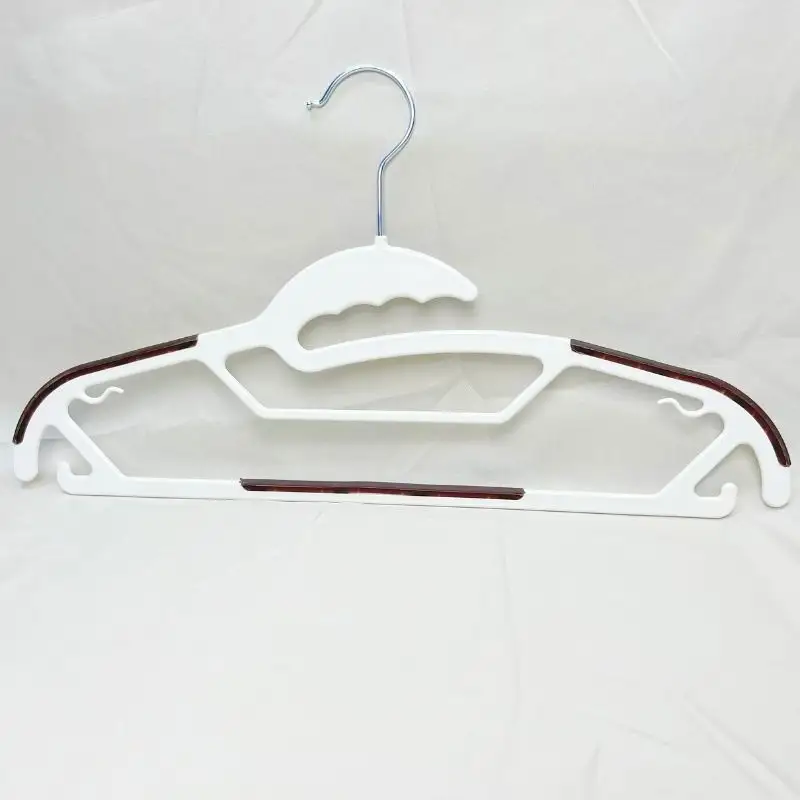 Heavy duty plastic hanger made in China with accessories hook non-slip hanger suit jacket dress shirt or belt white