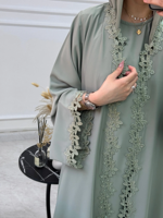 Robe musulmane YKA041 pour femmes, vêtements islamiques, hijabs, design brodé de haute qualité, hijab traditionnel, design innovant.