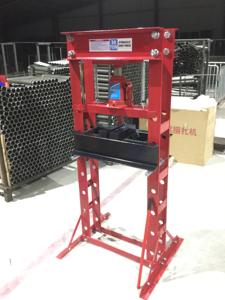 Machine de <span class=keywords><strong>presse</strong></span> hydraulique à livraison rapide de type banc en acier de haute qualité <span class=keywords><strong>12T</strong></span> 20T 30T <span class=keywords><strong>presse</strong></span> hydraulique manuelle d'<span class=keywords><strong>atelier</strong></span> de voiture à vendre - Product Image 2