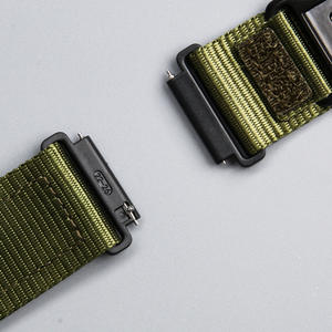 Nouveau modèle de montre intelligente 20mm 22mm pour Samsung Galaxy <span class=keywords><strong>Watch</strong></span> <span class=keywords><strong>7</strong></span> <span class=keywords><strong>Garmin</strong></span>, bracelet en nylon tissé à boucle magnétique - Product Image 4