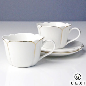 Set di Tazza e Piattino in Porcellana Bianca con Bordo Dorato LEXI, Elegante Tazza <span class=keywords><strong>da</strong></span> Tè in Ceramica a Forma di Giglio per il Tè del Pomeriggio - Product Image 4