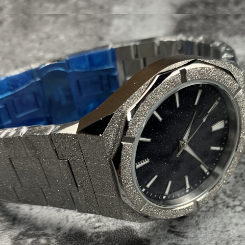 Custom Logo Silver Stainless Steel Classic Watch Waterproof Star Dust Dial Frosted Steel Band Men Quartz Watch