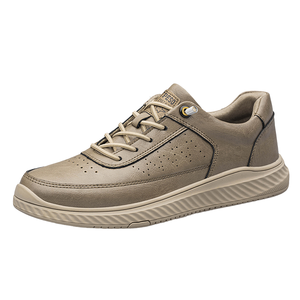 Chaussures décontractées en cuir respirantes et légères pour hommes avec rehaussement de 6 cm, design intérieur chaud en fourrure, chaussures de sport tendance pour hommes - Product Image 1