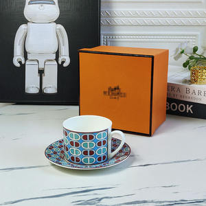 Service à café de luxe Offre Spéciale Ensemble de tasses à thé et soucoupes en porcelaine cercle rouge et bleu de luxe européen - Product Image 3