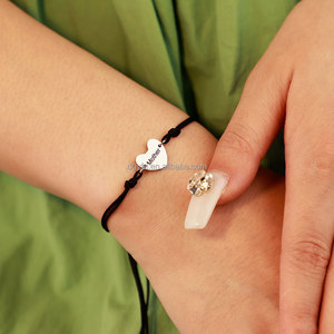 Bracciale personalizzato con disco a cuore inciso per madre e figlia gioielli in acciaio inossidabile per mamma e figlia braccialetti per auguri di amicizia - Product Image 3