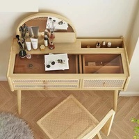 Ensemble table et chaises de chambre à coucher en rotin naturel tressé moderne, avec coiffeuse et miroir, de l'usine de Foshan