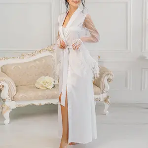 Kustom Seksi Loungewear Tipis Lengan Bell Mantel Mandi Berbulu Panjang Kimono Satin Bersabuk Lingerie Bulu untuk Pernikahan