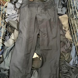 Fardos de <span class=keywords><strong>segunda</strong></span> <span class=keywords><strong>mano</strong></span>, gran promoción, pantalones de traje para hombre, pantalones de traje elegantes y novedosos directos de fábrica - Product Image 1