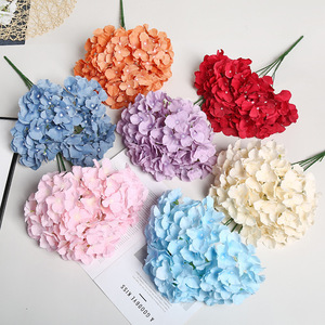 Bouquets d'hortensias artificiels Lichao, 5 têtes, fleurs en soie faites à la main, décoration de mariage, décoration de la maison, accessoires d'extérieur - Product Image 1